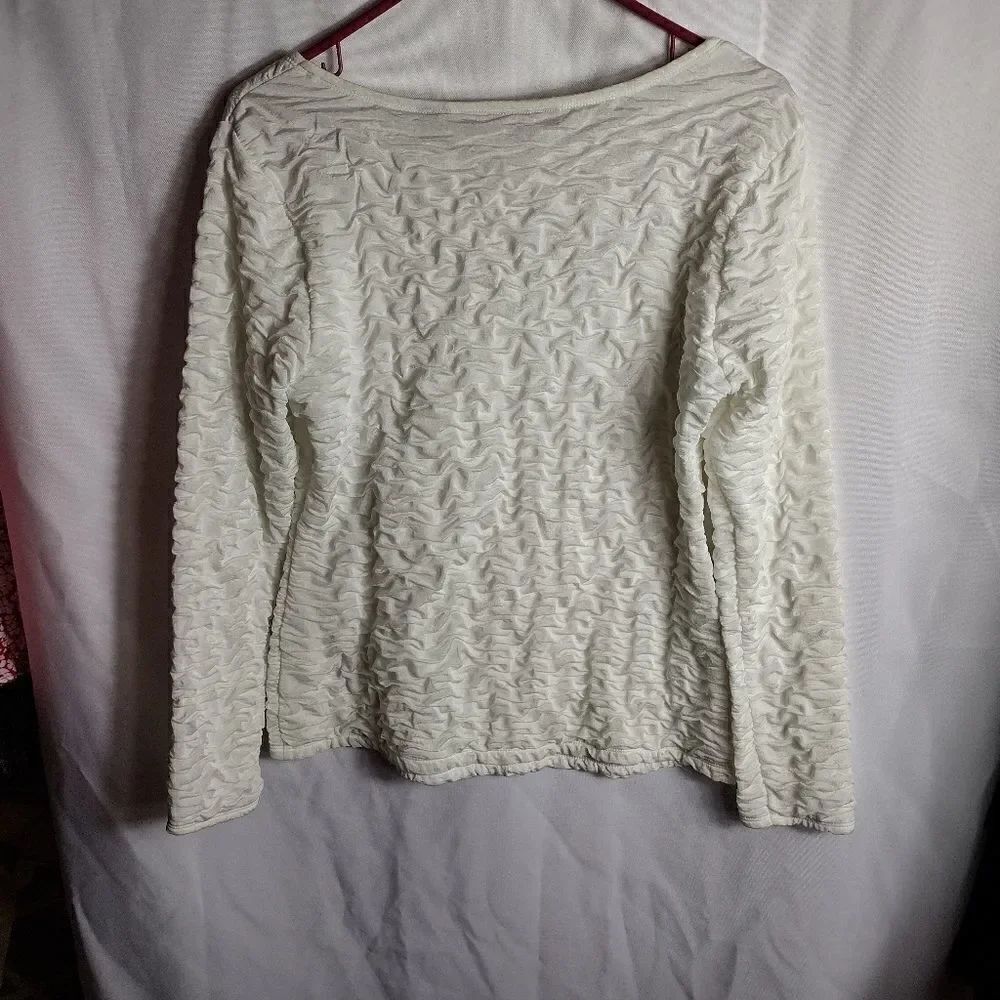 Hayley Matthews top  - Picture 2 of 7